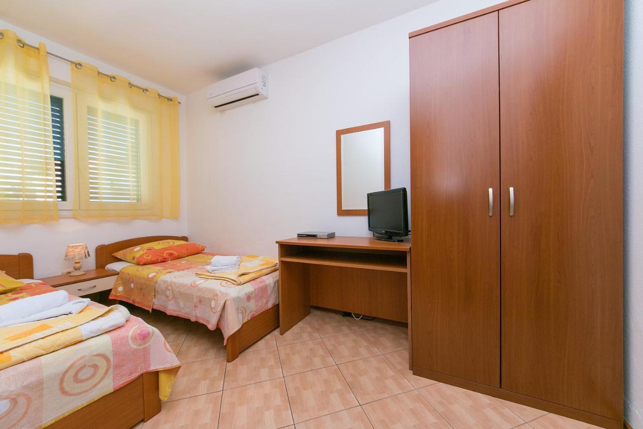 Apartments Sekulic Brela Exterior photo